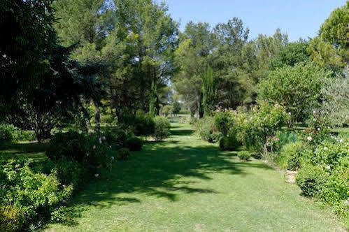 Le Domaine De Saint Veran Orgon Buitenkant foto